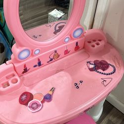 Girl Vanity