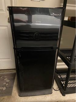 4.5 Cu Ft Black Mini Fridge W/freezer (light Inside Refrigerator)