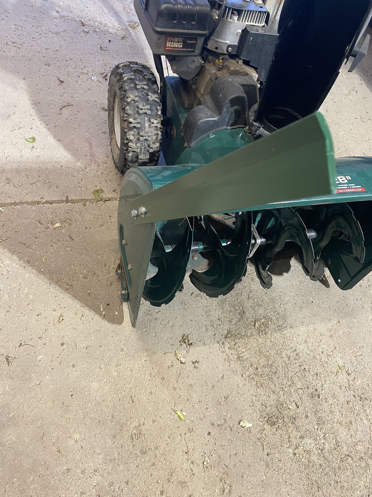 Ranch king - MTD 8 hp / 28 cut. New bigger engine.