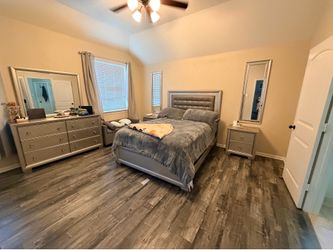 Queen Bedroom set /w adjustable bed frame