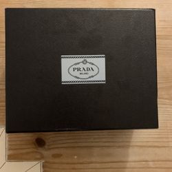 AUTHENTIC CROSSBODY PRADA BAG EXCELLENT CONDITION 
