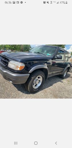 01 Ford Explorer CLEAN TITLE