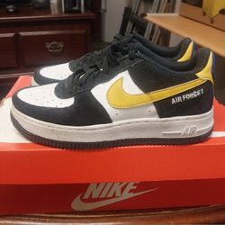 Used  Nike  Air  Force  1