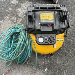 DEWALT COMPRESSOR 165psi W/ 100ft air hose