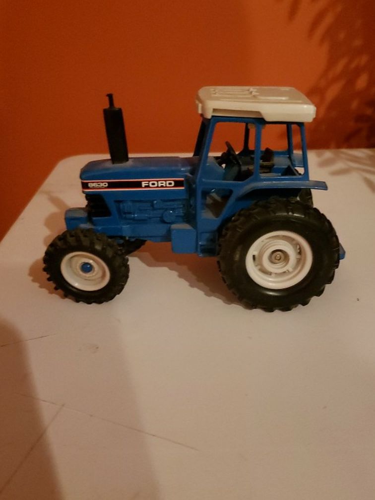 Metal Ford Tractor (ERTL)