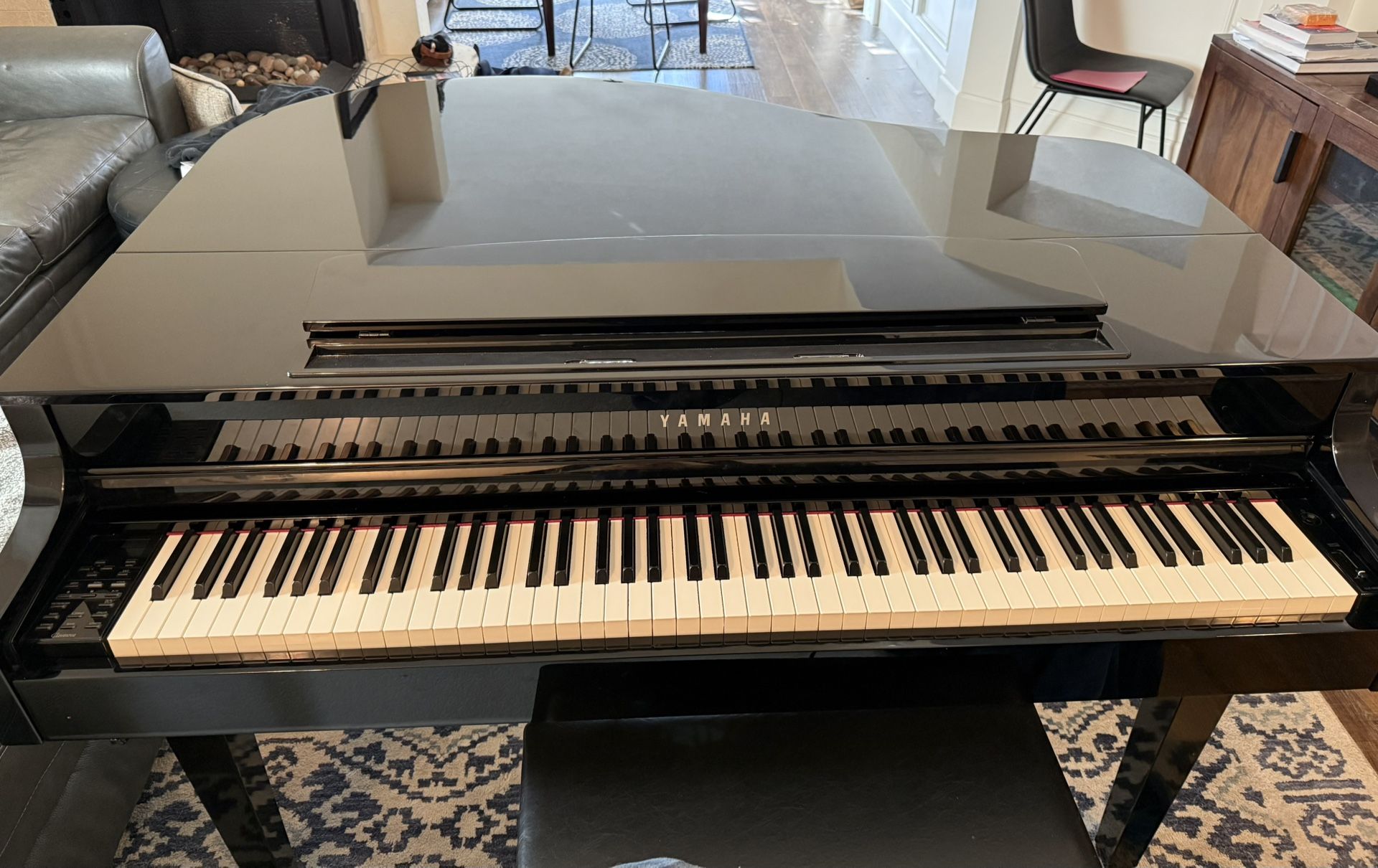 Yamaha Clavinova CLP-565GP Digital Grand Piano-Polished Ebony