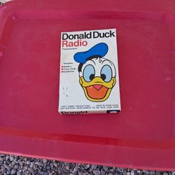 VINTAGE DONALD DUCK RADIO