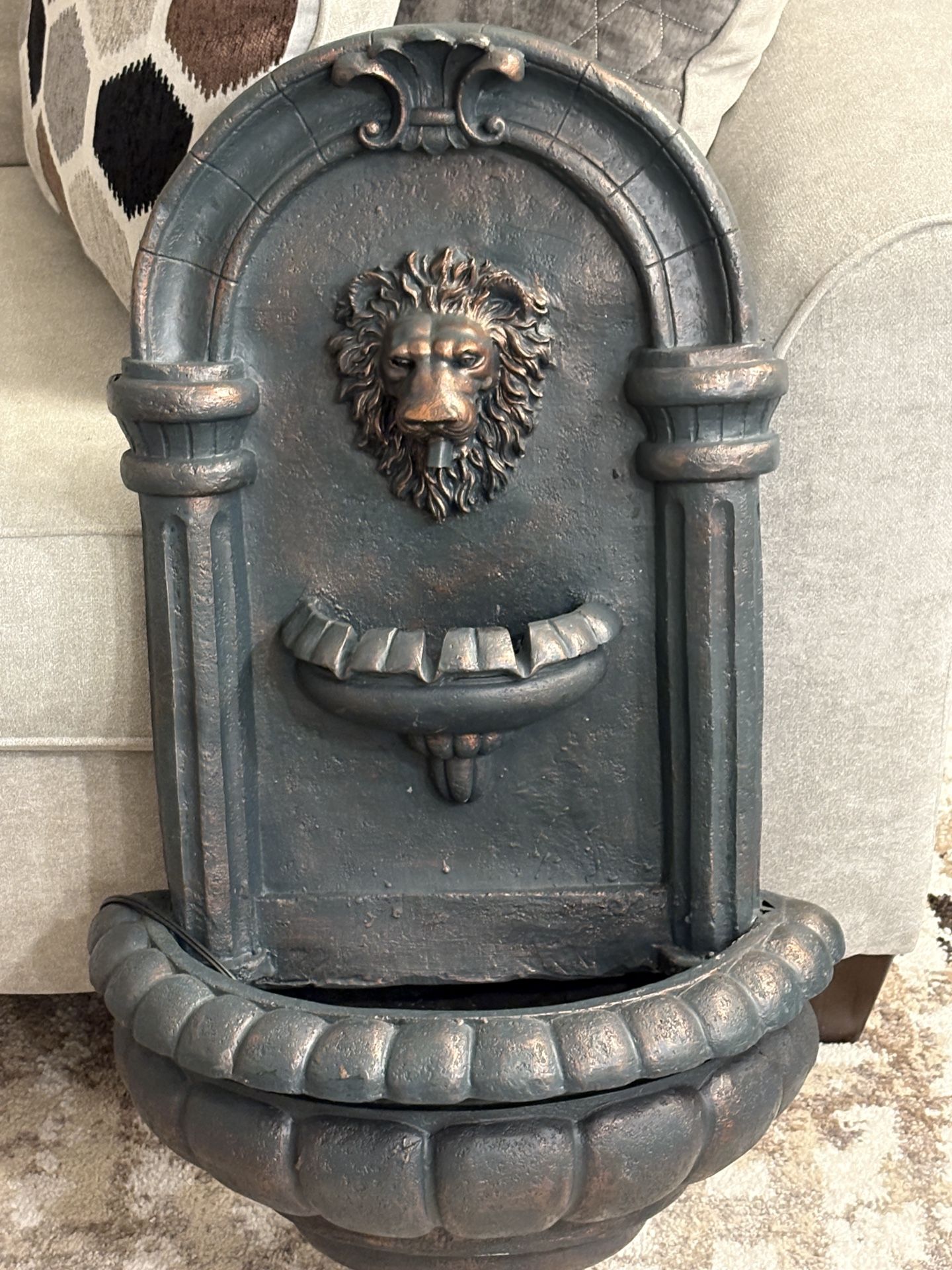 Water Fountain - Wall Mounted Lion.