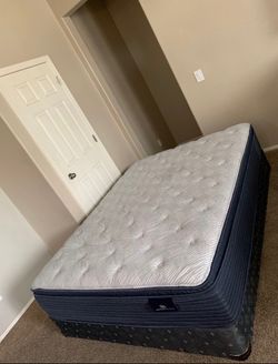 QUEEN SERTA MATTRESS AND FREE BOX SPRING