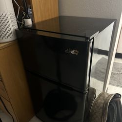 new mini fridge 