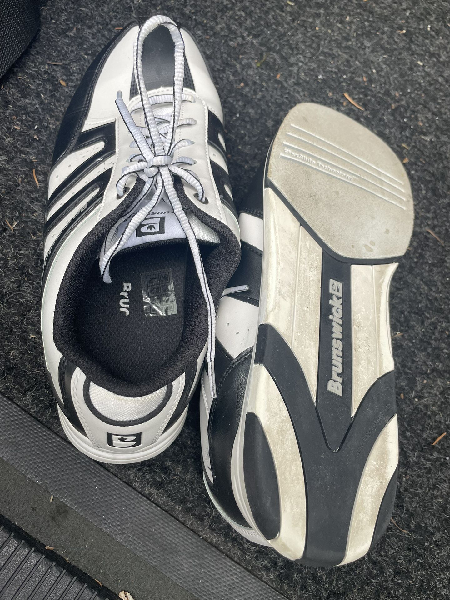 Brunswick Vapor Mens Bowling Shoe Size 11.5 for Sale in Lynnwood, WA