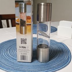 2 in 1 Salt and Pepper Grinder