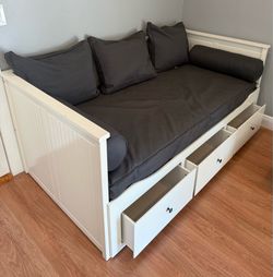 IKEA Hemnes White Daybed