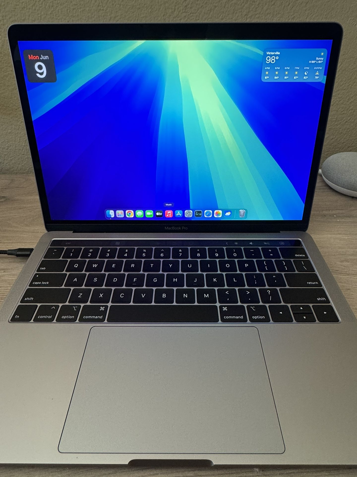 Macbook Pro 13in Touchbar 8gb Intel Quadcore