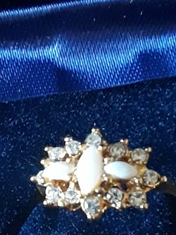 Ronte of Hollywood opal ring size 4 Valentine's Day