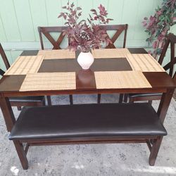 Dining Table With Chairs (Excelente Condition)👌