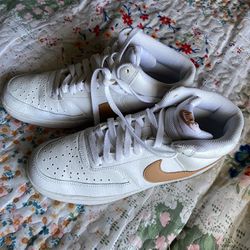 White And Brown Nike Women Size 9 