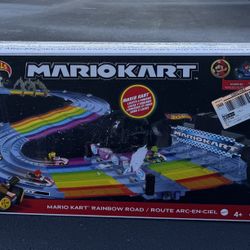 Hot Wheels GXX41-Mario Kart Rainbow Road Track Set