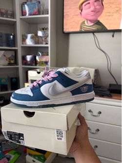Born and raised Nike sb size 9.5