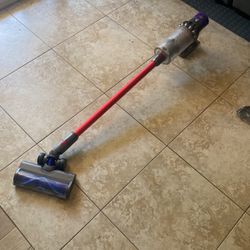 Dyson V10 With New Battery, Pole And Attachments