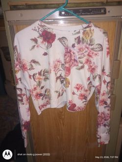 BP Size Medium Women's Sweater Cut Off White With Flowers Cotton
