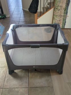 4 moms pack n play