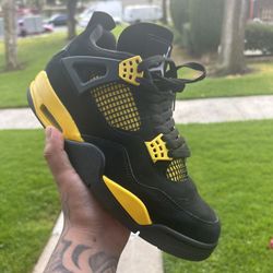 Jordan 4 Retro Thunder 