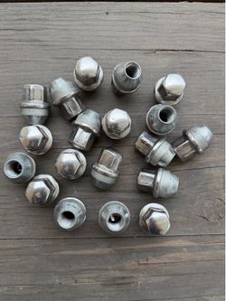 Set of Chrome Lug Nuts