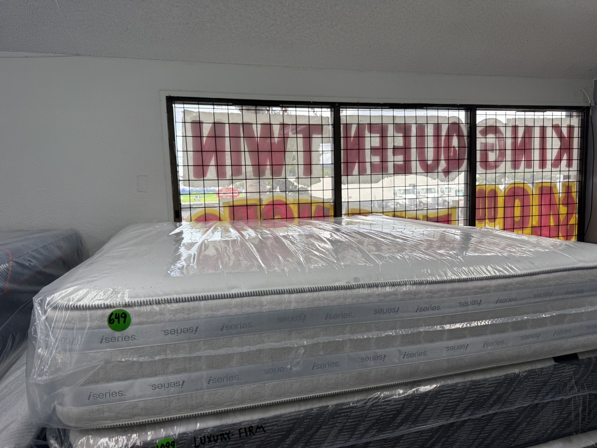 KING SIZE SERTA ISERIES (FIRM) MATTRESS & BOX SPRINGS BED SET