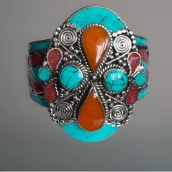 Gorgeous & handcrafted Cuff bangle with Amber & Turquoise set in Tibetan silver 219grams