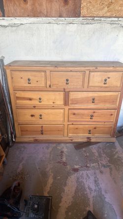 Knotty pine chest of drawers