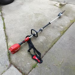 Milwaukee
M18 FUEL 18V 10 in. Brushless Cordless Battery Powered Pole Saw with QUIK-LOK Attachment Capability (Tool-Only) solo se provo