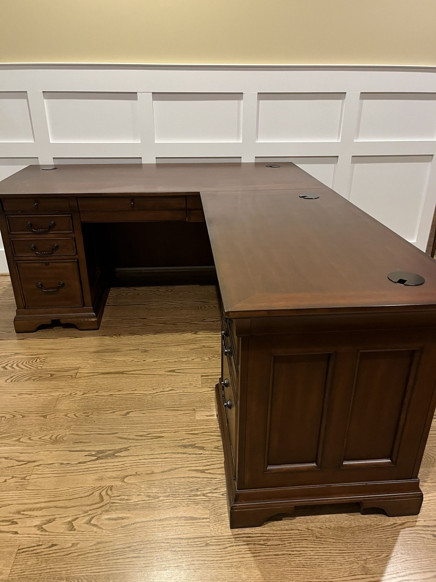 Havertys L-shaped Computer Desk And Return 