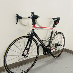 Beautiful Bicycle Fuji Carbon Fiber Road Bike 
