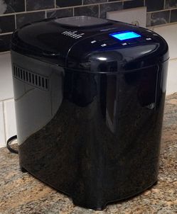 AMAZON BASICS PROGRAMMABLE BREAD MAKER