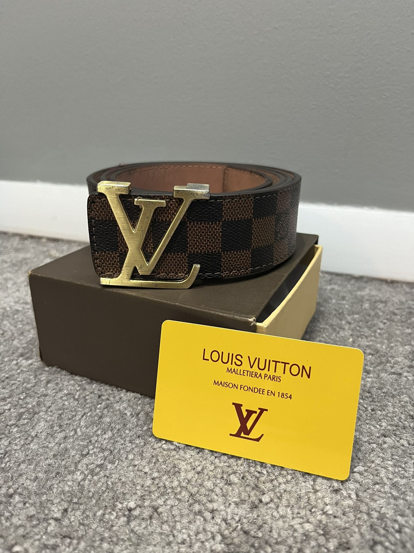 Louis Vuitton Eclipse Mens belt in Grey and Black for Sale in Seattle, WA -  OfferUp