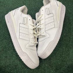 ADIDAS FORUM LOW CL TRIPLE WHITE SIZE 11