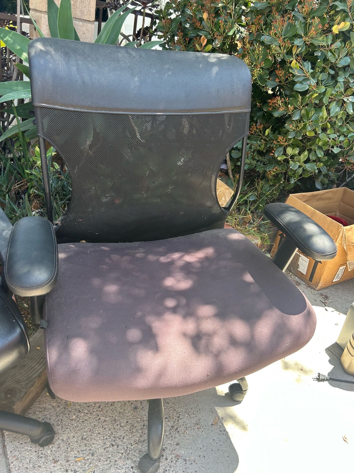 Extra wide office chair