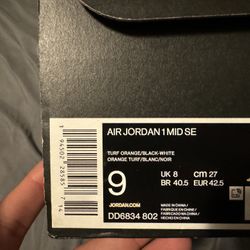 Air Jordan 1 Mid SE