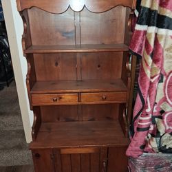 Cabinet / Shelves 
