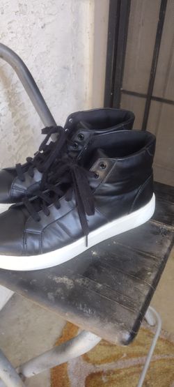 INC tenis tipo bota size 8 1/2 de hombre
