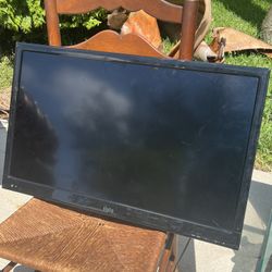 32 Inch Vidao LCD TV with Mount
