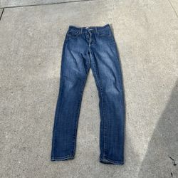 Women’s Levi Jeans Size 28