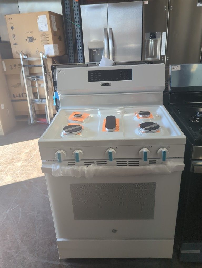 GE gas range 5 burner with air fryer and convection white new 