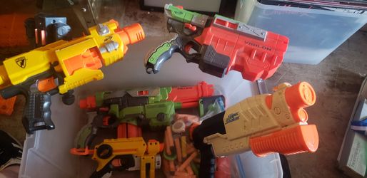 5 NERF GUNS PLUS AMMO