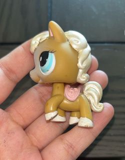 Littlest Pet Shop #124 Horse Gold Pearl Mane Pink Saddle Blue Dot Eye Red Magnet