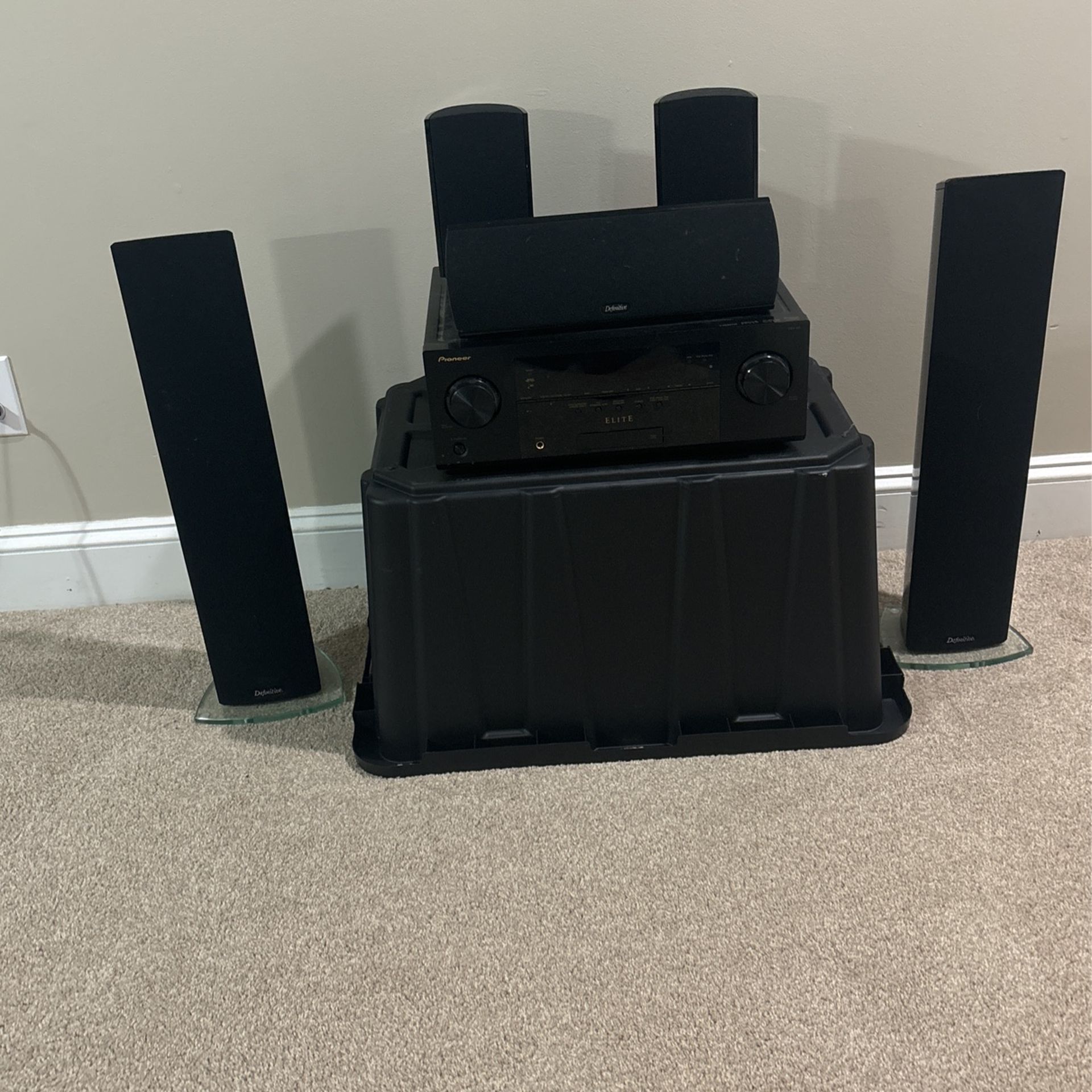 Definitive Technology Home Theatre System