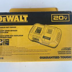 D3- DEWALT 20V MAX / 60V MAX FLEXVOLT Lithium-Ion Fan Cooled Fast Battery Charger