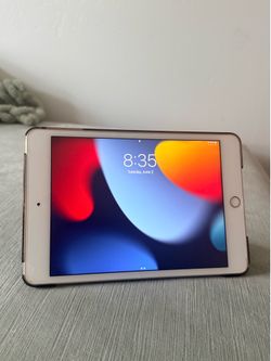 iPad Mini 4 - with case