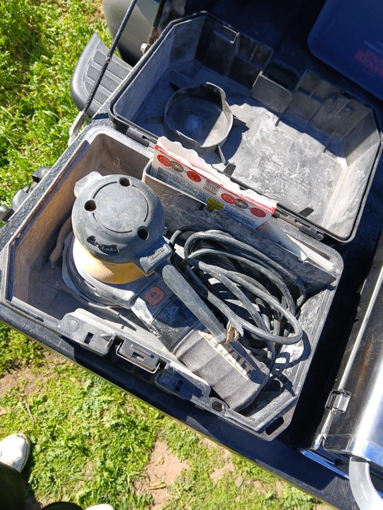 DeWALT Sander